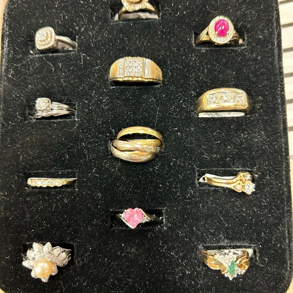 PLEASE LIKE this listing to be notified when we go live! Mondays 4:00 PST - Picture 2 of 6